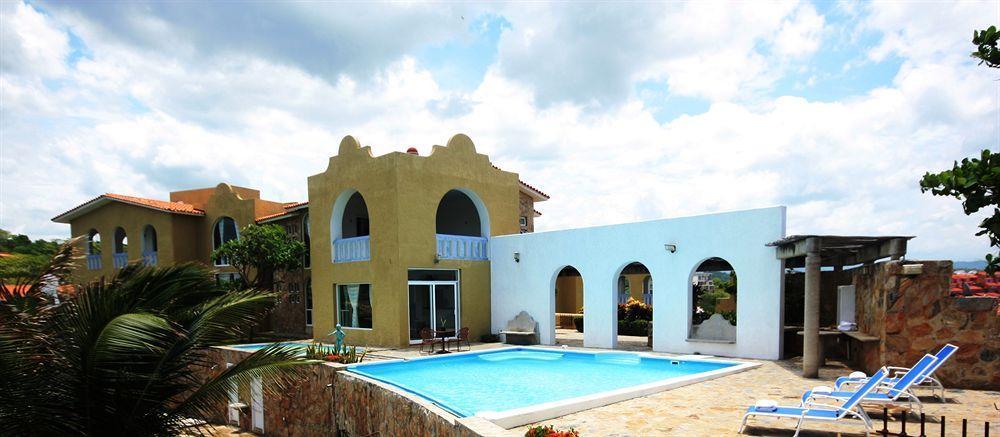 Villas & Resort Luz De Luna Санта Крус Уатулко Екстериор снимка