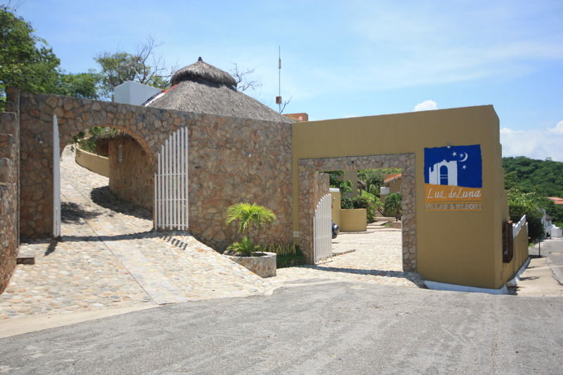 Villas & Resort Luz De Luna Санта Крус Уатулко Екстериор снимка