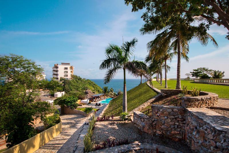 Villas & Resort Luz De Luna Санта Крус Уатулко Екстериор снимка